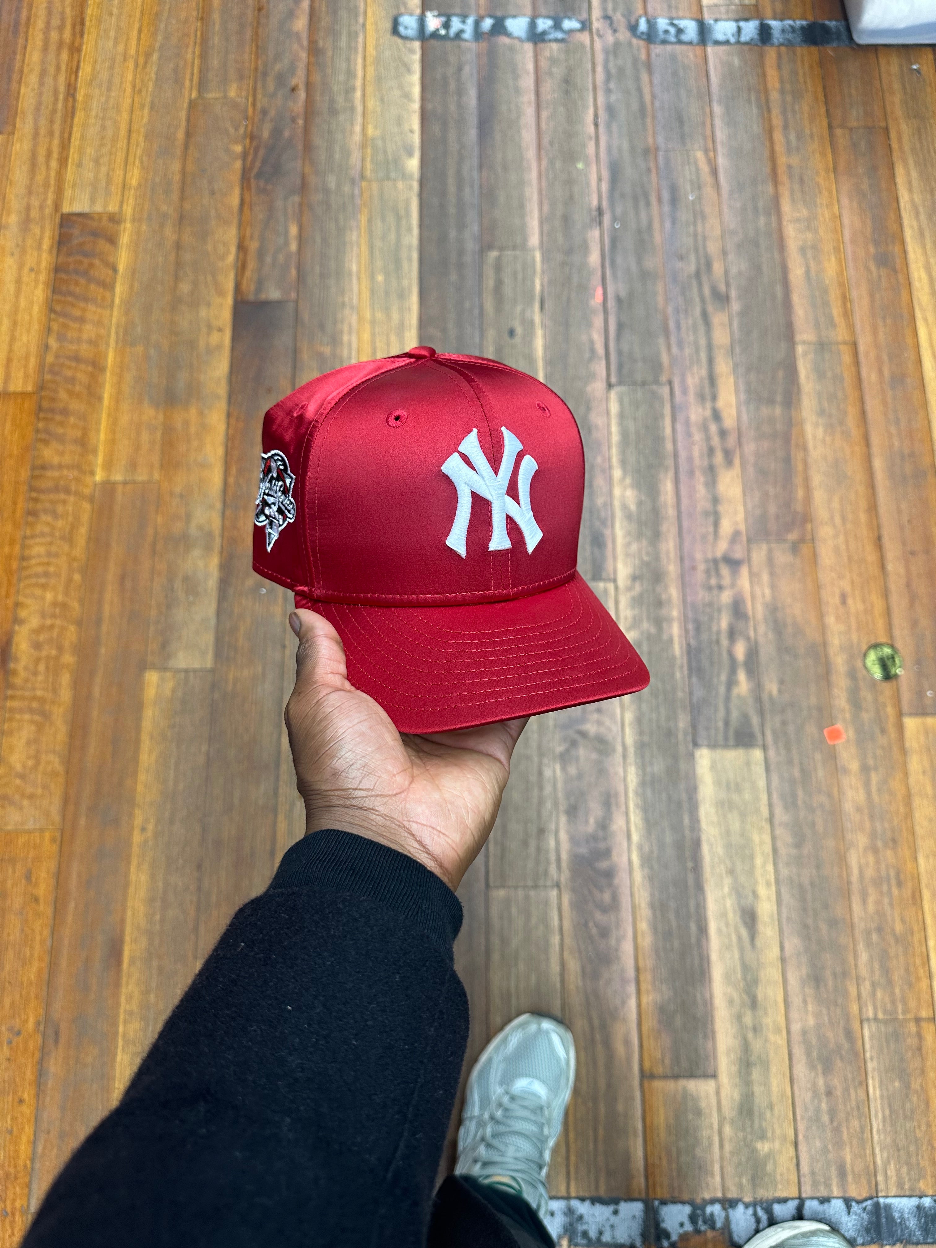 New York Yankees All Red Satin 2000 World Series Pink UV