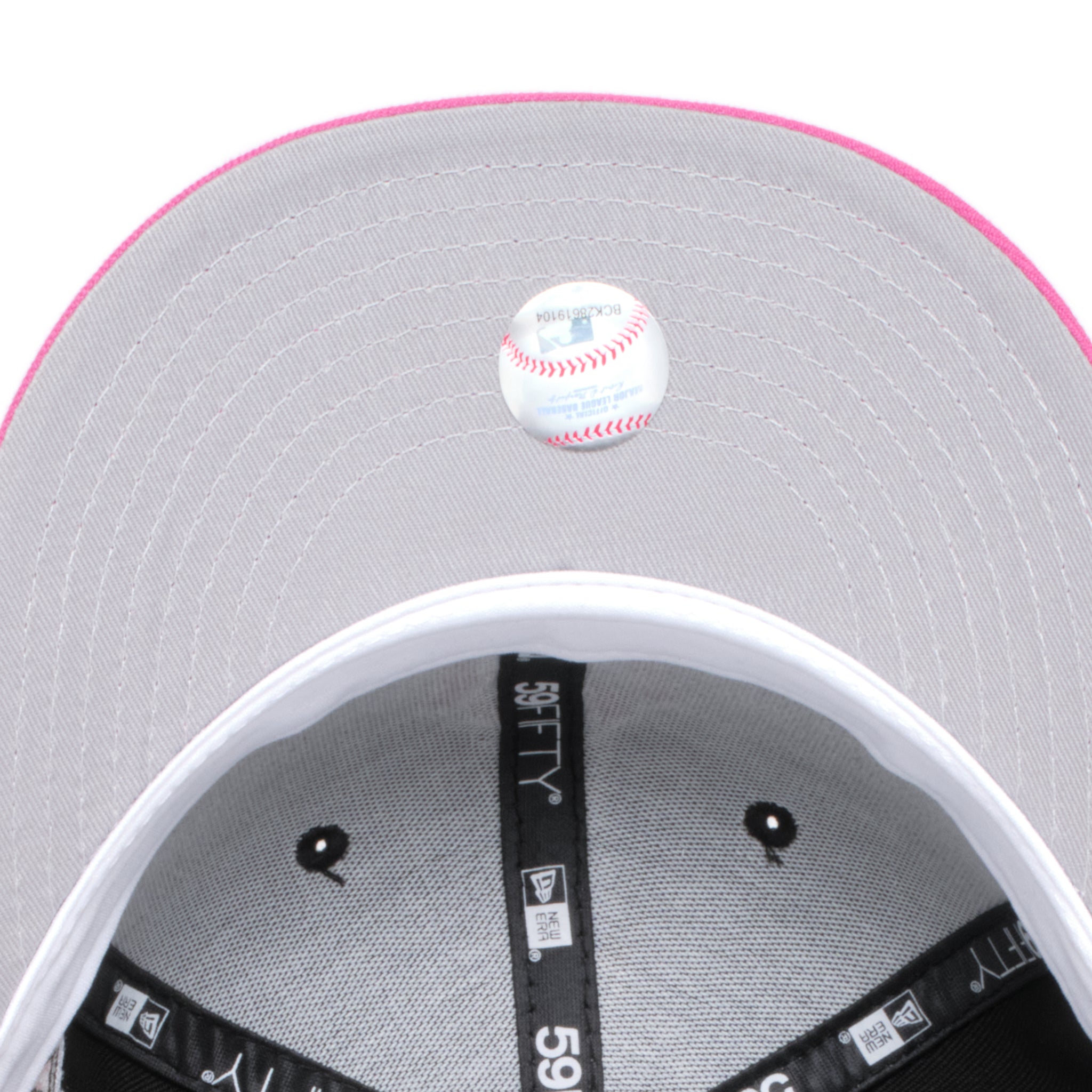 New York Yankees Black & Beetroot Pink 99 World Series Grey uv