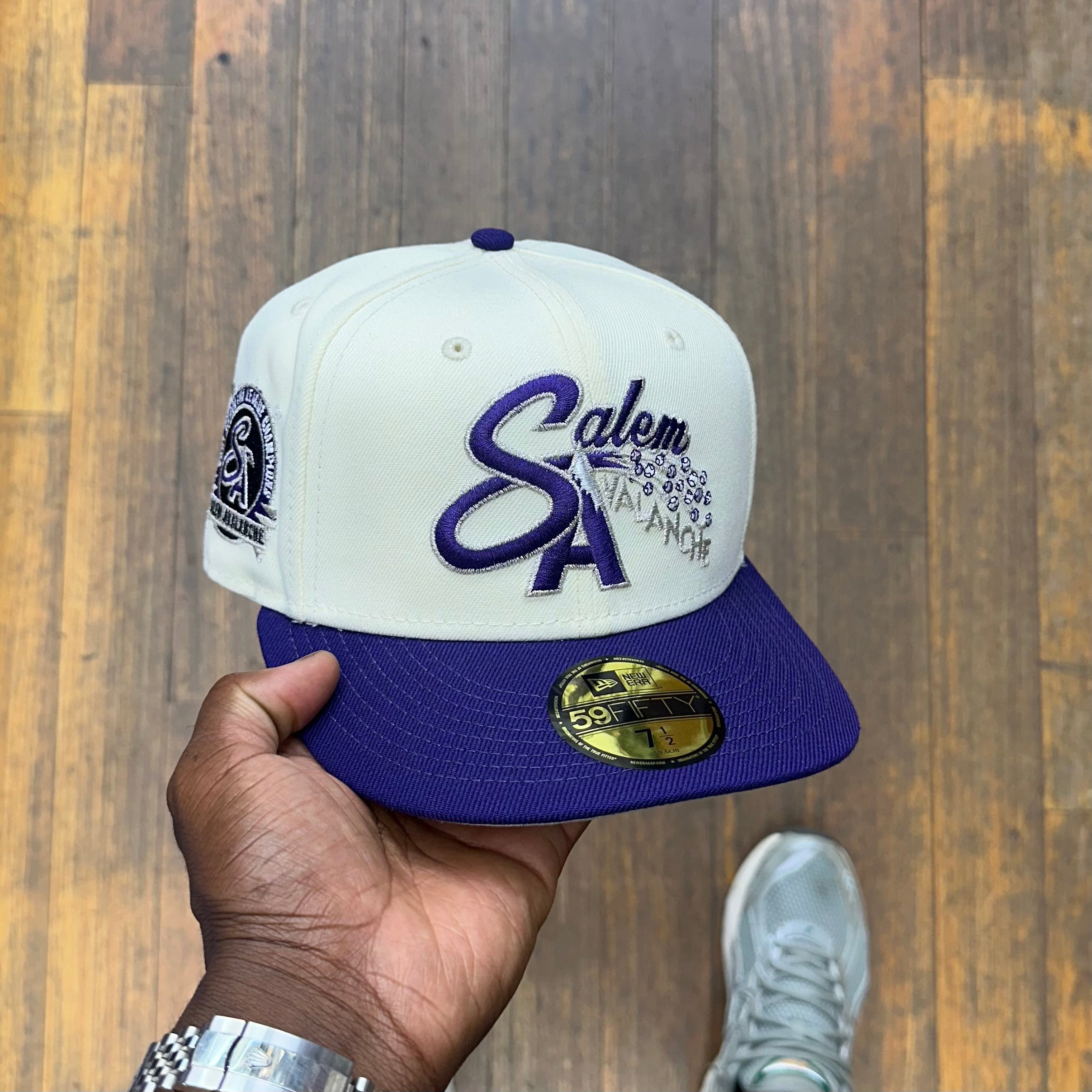Salem Avalanche Chrome Creme & Purple 01 Champions