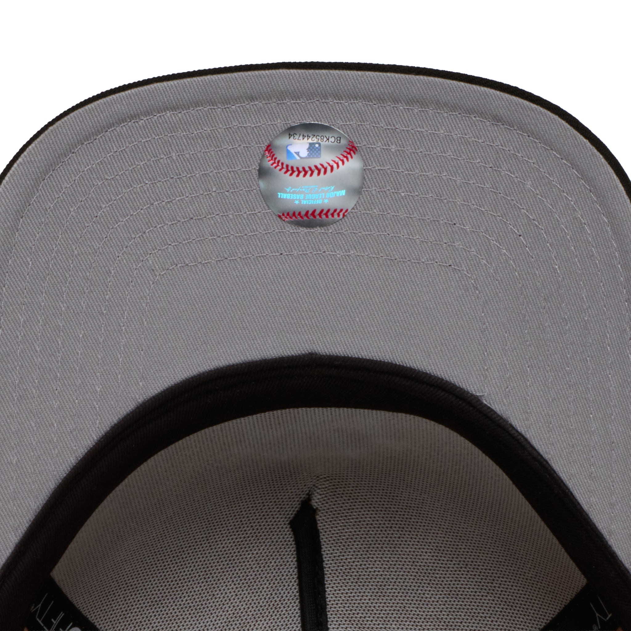 New York Yankees Camel and Black 950 AFrame 1999 World Series Snap Back